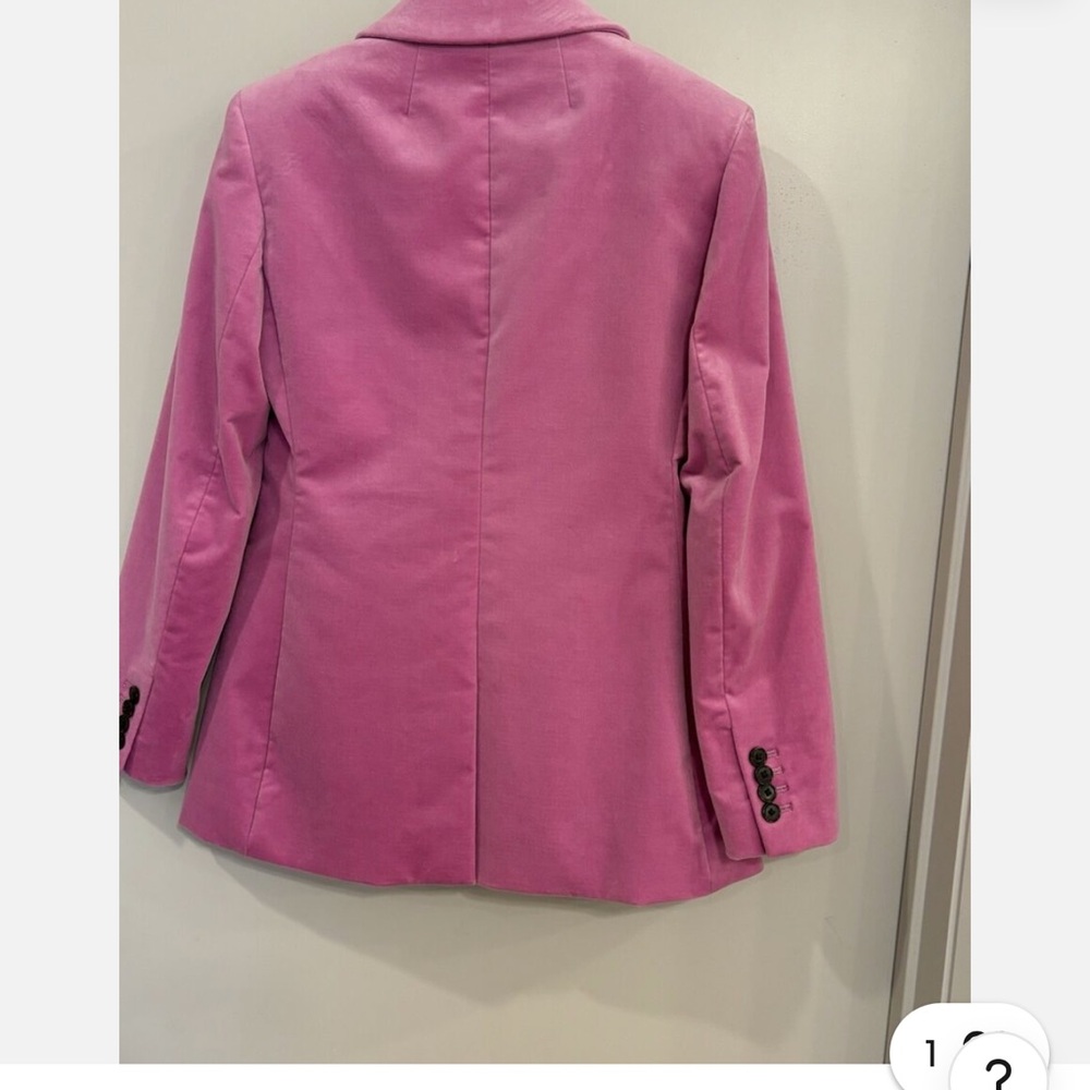 Velvet - Picture 3 of 3